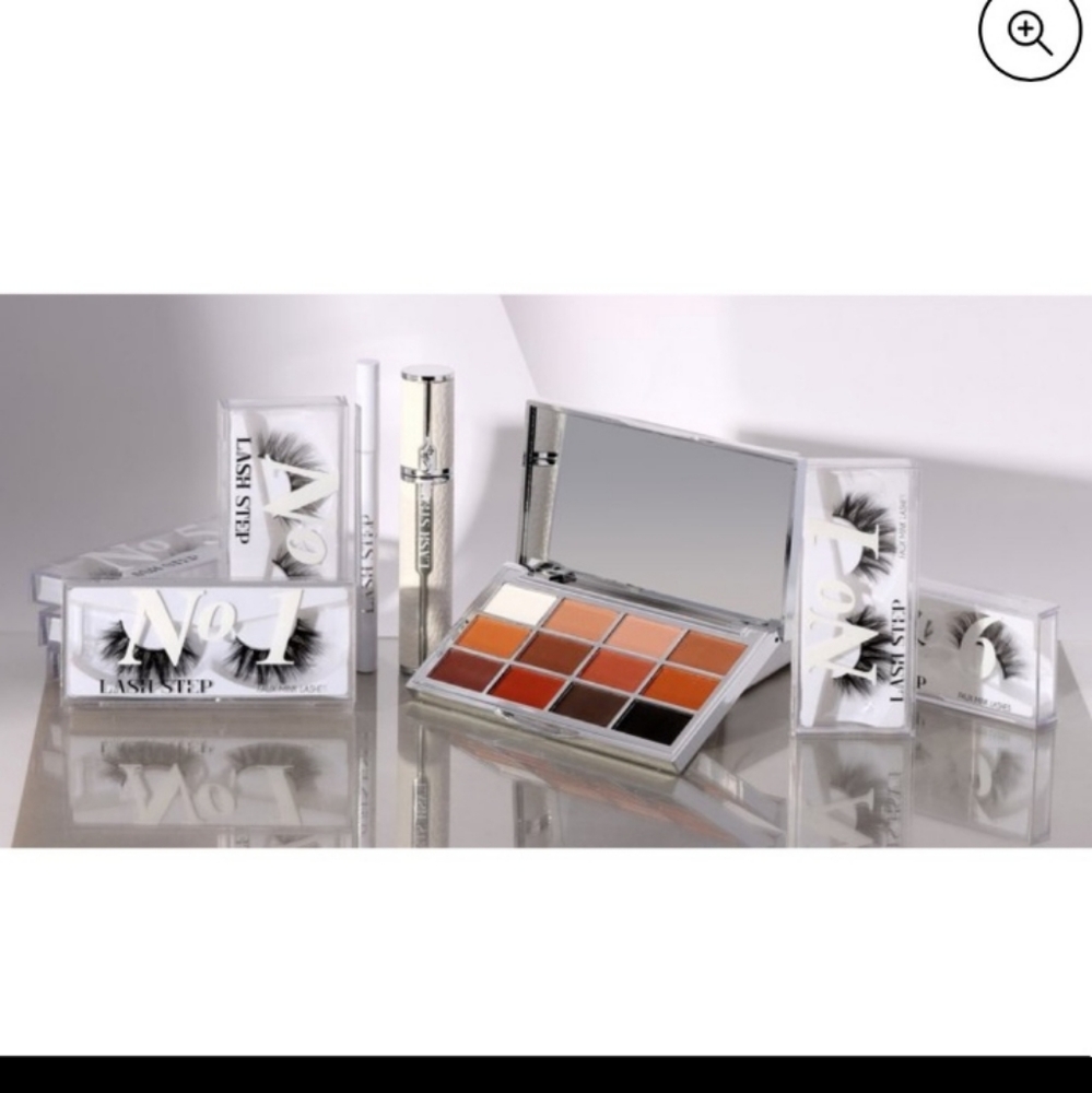 NWT! LASH STEP MATTE ABOUT YOU PALETTE